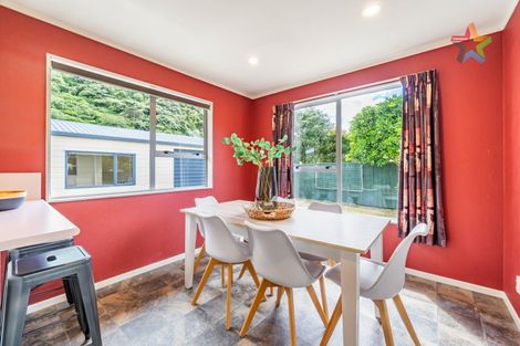 Photo of property in 25 Larchmont Grove, Totara Park, Upper Hutt, 5018