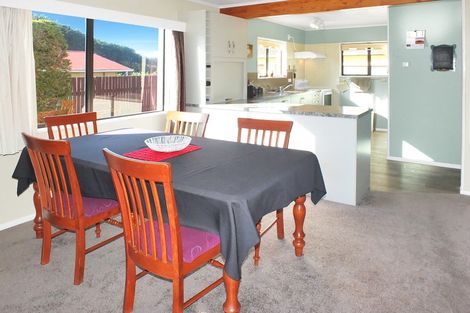 Photo of property in 38 Hennessy Street East, Foxton Beach, Foxton, 4815