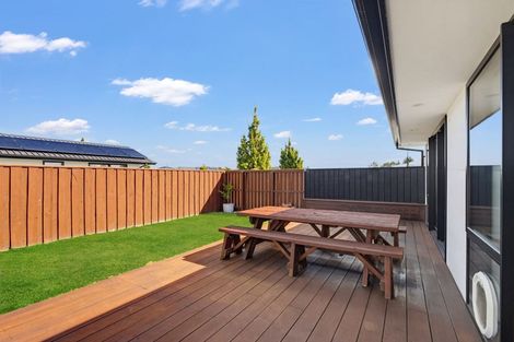 Photo of property in 10 Shillingford Boulevard, Rolleston, 7615