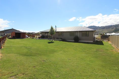 Photo of property in 21 Missy Crescent, Mount Pisa, Cromwell, 9383