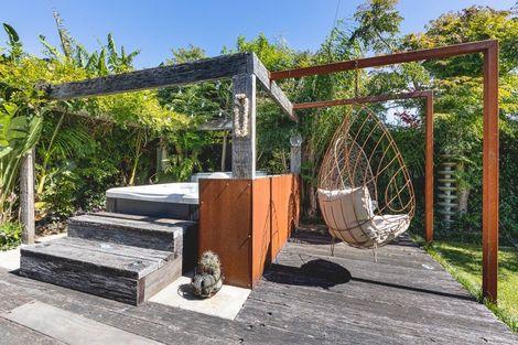 Photo of property in 10 Cooke Farm Grove, Waiwhakaiho, New Plymouth, 4312