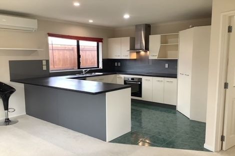 Photo of property in 37 De Menech Grove, Avalon, Lower Hutt, 5011