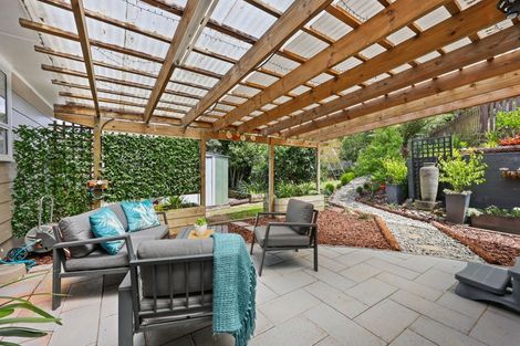 Photo of property in 16 Judkins Crescent, Cockle Bay, Auckland, 2014