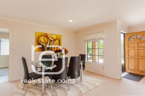 Photo of property in 2 Marbella Drive, Massey, Auckland, 0614