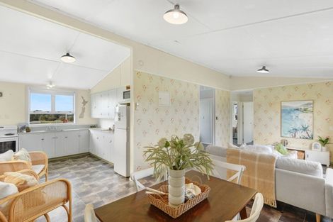 Photo of property in 4 Coleman Avenue, Waverley, 4591