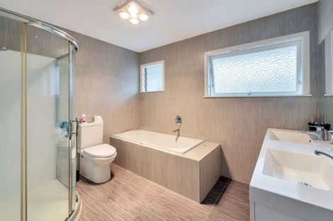 Photo of property in 12 Arahia Street, Northcote, Auckland, 0627