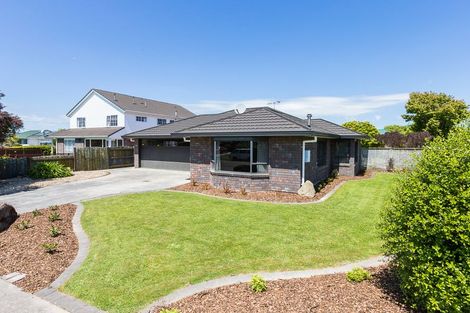 Photo of property in 11 Royal Oak Drive, Kelvin Grove, Palmerston North, 4414