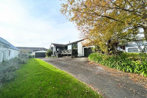 Photo of property in 13 Sikkim Crescent, Clover Park, Auckland, 2019