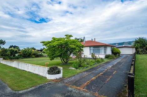 Photo of property in 1 Regent Street, Waimate, 7924