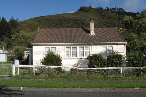 Photo of property in 23 Newcombe Street, Naenae, Lower Hutt, 5011