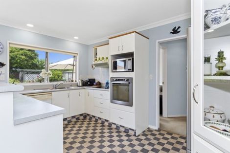 Photo of property in 37 Lotus Avenue, Mount Maunganui, 3116