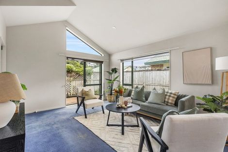 Photo of property in Miramar Villas, 2/3 Byron Street, Miramar, Wellington, 6022