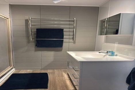 Photo of property in 14 Clendon Court, Roslyn, Palmerston North, 4414