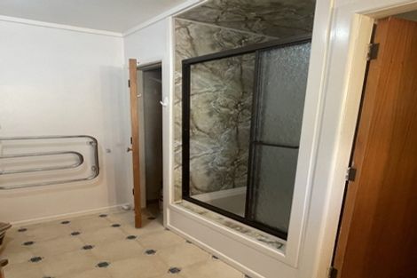 Photo of property in 65a Horokiwi Road West, Newlands, Wellington, 6037