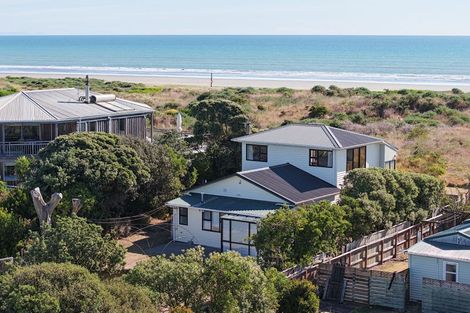 Photo of property in 105 Rua Avenue, Waitarere Beach, Levin, 5510