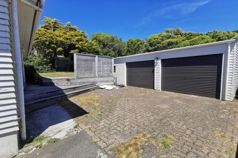 Photo of property in 96 Glanmire Road, Newlands, Wellington, 6037