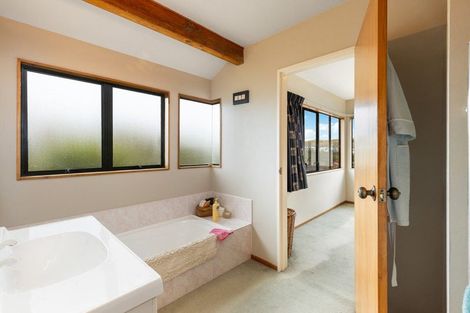 Photo of property in 33-35 Erris Street, Johnsonville, Wellington, 6037