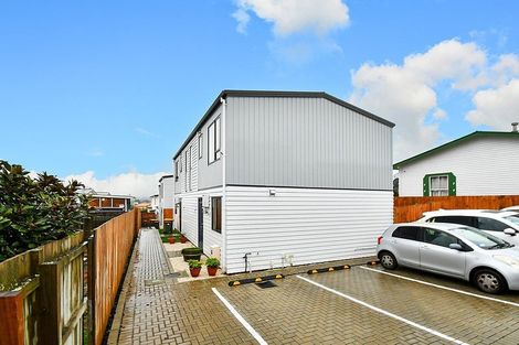 Photo of property in 69c Astley Avenue, New Lynn, Auckland, 0600