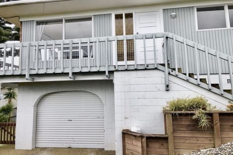 Photo of property in 2/104 Carlisle Road, Browns Bay, Auckland, 0632