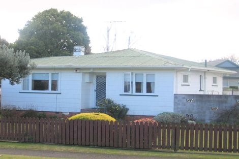 Photo of property in 27 Youngs Road, Papakura, 2110