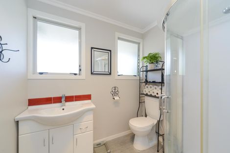 Photo of property in 42 Carter Crescent, Awapuni, Palmerston North, 4412