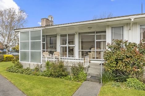 Photo of property in 62 Greendale Avenue, Avonhead, Christchurch, 8042
