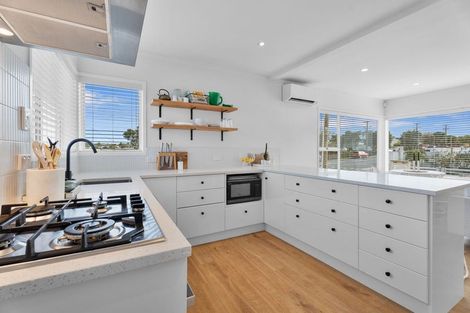 Photo of property in 1/181 Forrest Hill Road, Forrest Hill, Auckland, 0620