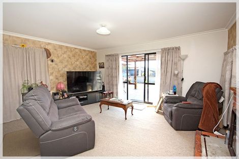 Photo of property in 22 Andresen Street, Foxton Beach, Foxton, 4815