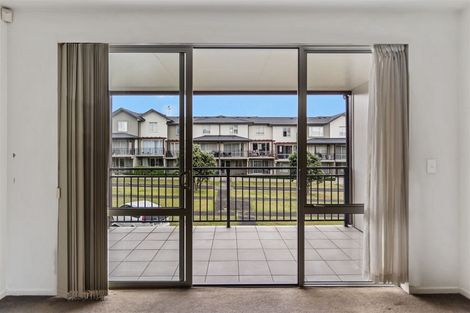 Photo of property in 4/25 Opito Way, East Tamaki, Auckland, 2013