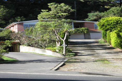 Photo of property in 80 Newlands Road, Newlands, Wellington, 6037