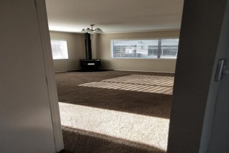 Photo of property in 22 Sturges Road, Henderson, Auckland, 0612