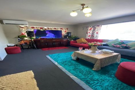 Photo of property in 2/35 Great South Road, Takanini, 2112