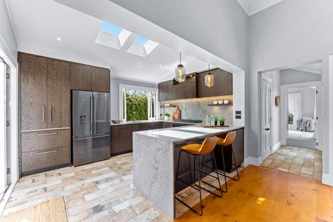 Photo of property in 14 Eversleigh Road, Belmont, Auckland, 0622