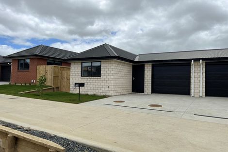 Photo of property in 44 Waruhia Crescent, Rototuna North, 3281