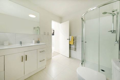 Photo of property in 1/3 Aralia Road, Sunnynook, Auckland, 0620