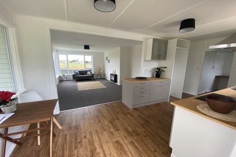 Photo of property in 69 Collingwood Street, Eltham, 4322