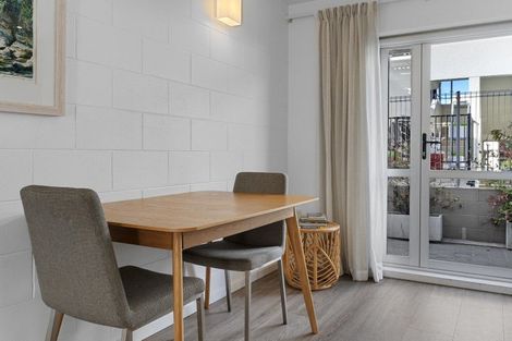 Photo of property in 2/21 The Mall, Mount Maunganui, 3116