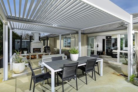 Photo of property in 60 Muriwai Road, Waimauku, 0812