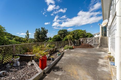 Photo of property in 34 Takapuwahia Drive, Takapuwahia, Porirua, 5022