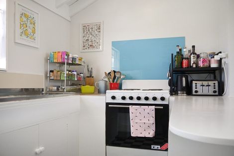 Photo of property in 24/125 Queens Drive, Lyall Bay, Wellington, 6022