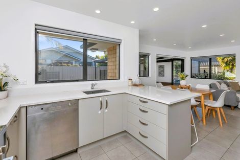 Photo of property in 116 Barbados Way, One Tree Point, 0118