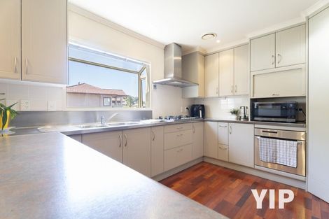 Photo of property in 16 Domett Street, Newlands, Wellington, 6037