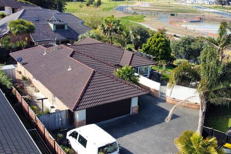 Photo of property in 8 Crannich Place, Wattle Downs, Auckland, 2103