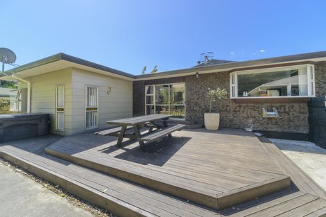 Photo of property in 42 Carter Crescent, Awapuni, Palmerston North, 4412