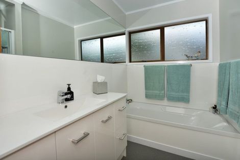 Photo of property in 19 Kea Place, Woodhill, Whangarei, 0110