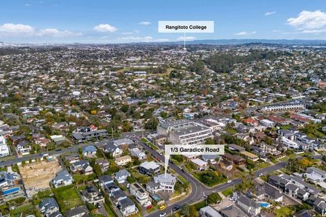 Photo of property in 1/3 Garadice Road, Rothesay Bay, Auckland, 0630
