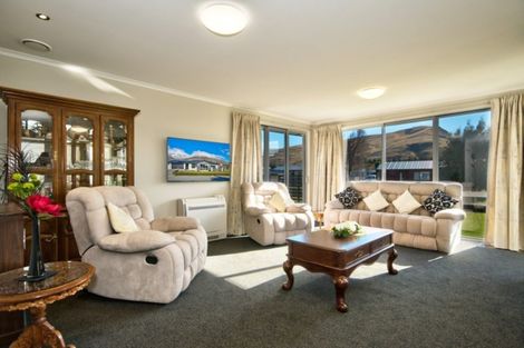 Photo of property in 10 Coburn Place, Lake Hayes, Queenstown, 9304