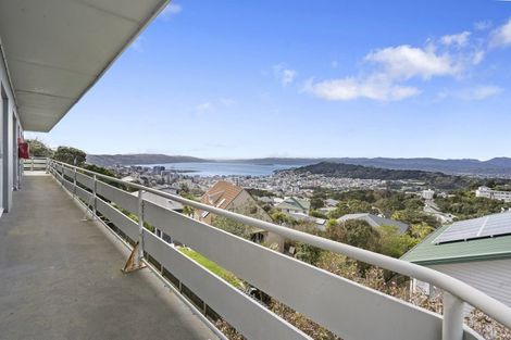 Photo of property in Bryon Court Flats, 25 Apuka Street, Brooklyn, Wellington, 6021