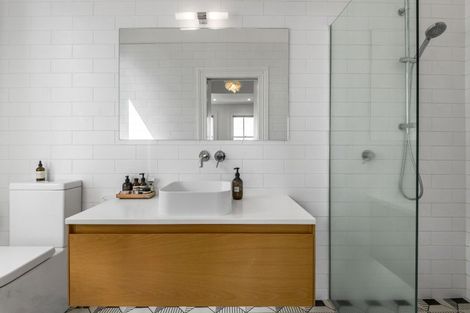 Photo of property in 12 Peel Street, Westmere, Auckland, 1022