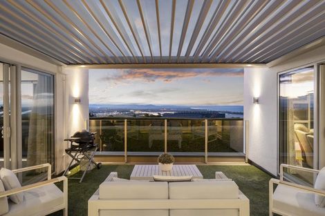 Photo of property in 241 Mount Pleasant Road, Mount Pleasant, Christchurch, 8081